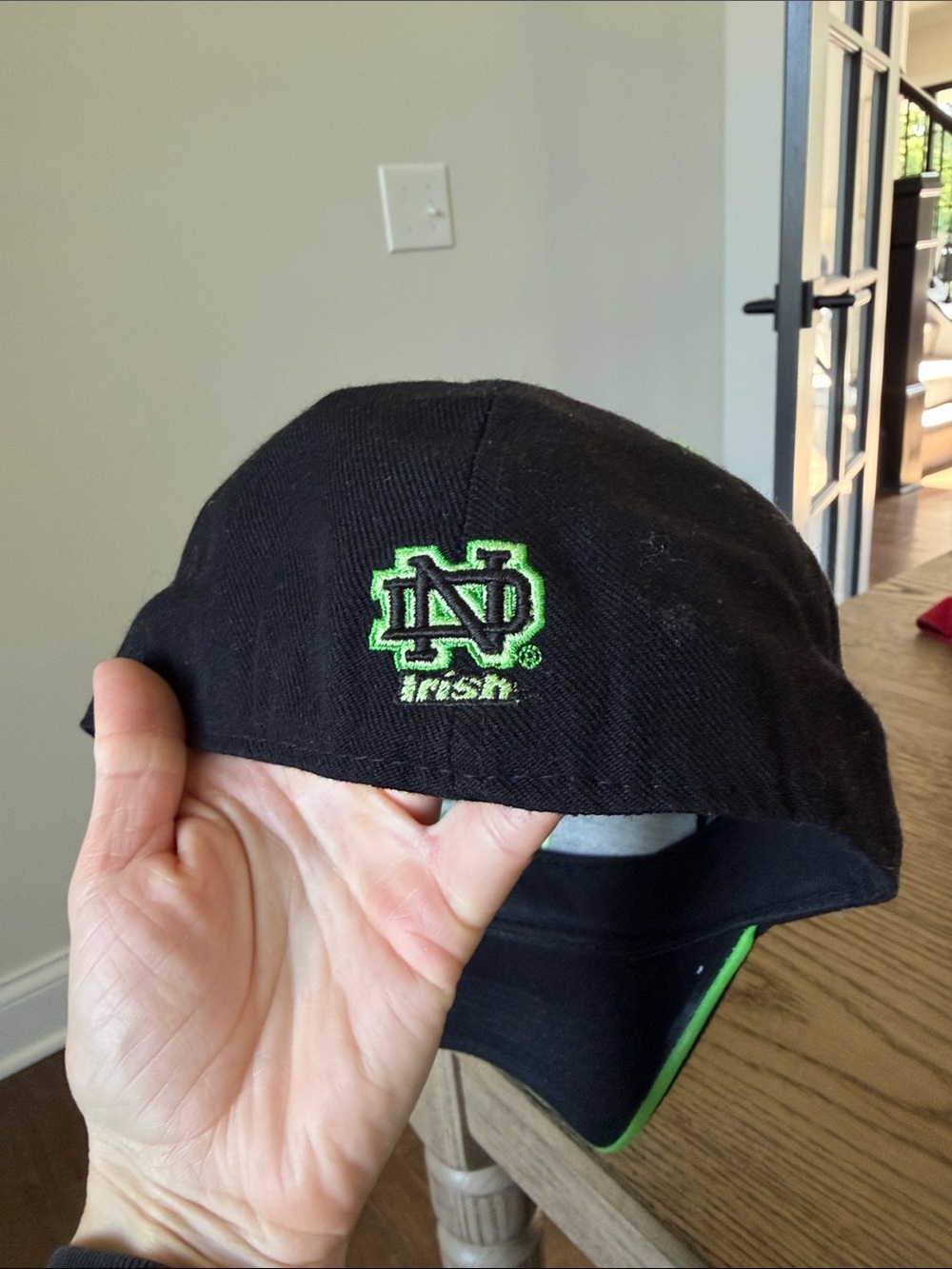 Notre Dame hat - Picture 3 of 4